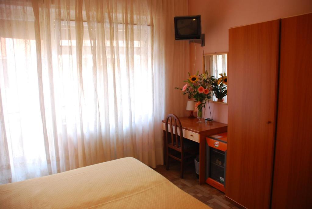 Hotel Colibri Finale Ligure Δωμάτιο φωτογραφία